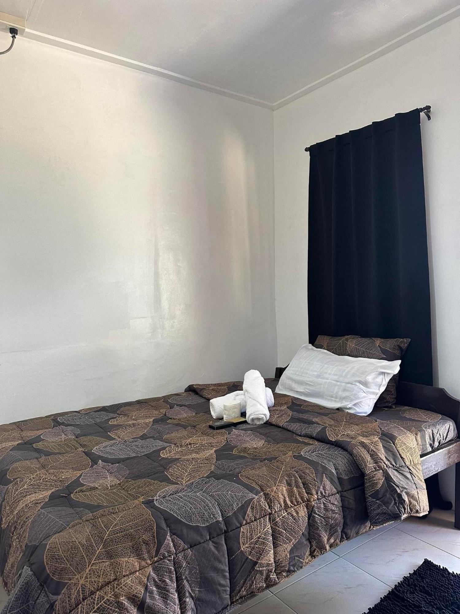 Trisha Guest house *